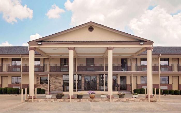 Days Inn by Wyndham Paris
