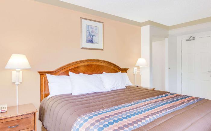 Days Inn by Wyndham Birmingham/West