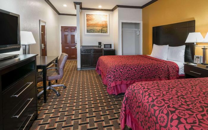 Days Inn & Suites by Wyndham Ft. Worth DFW Airport South