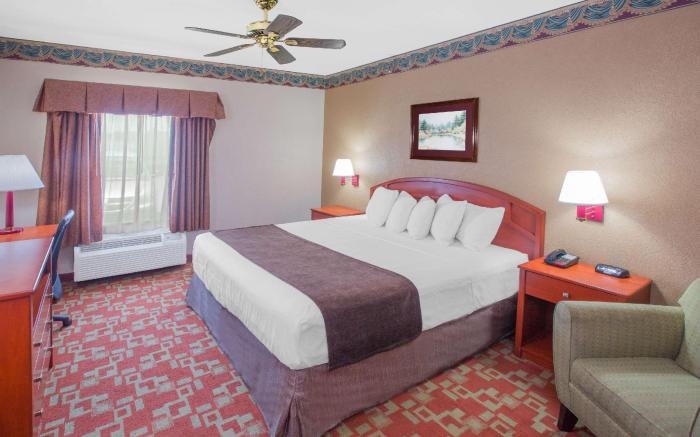 Days Inn by Wyndham Denham Springs-Baton Rouge East