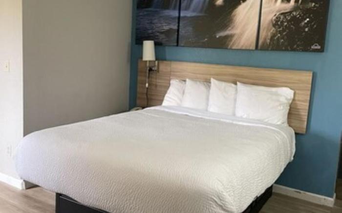 Days Inn By Wyndham Warrensburg