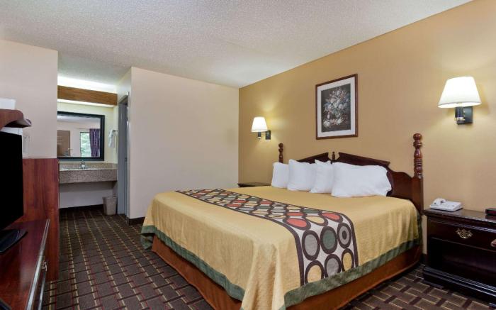 Super 8 By Wyndham Franklin Hwy 31