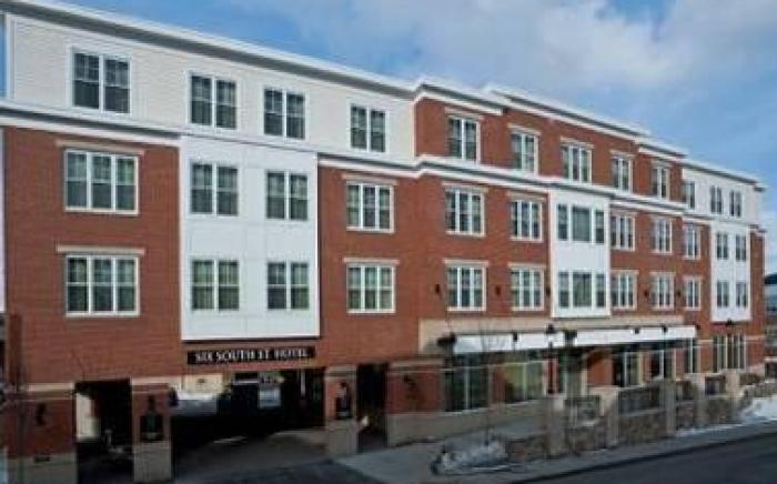 Six South St. Hotel