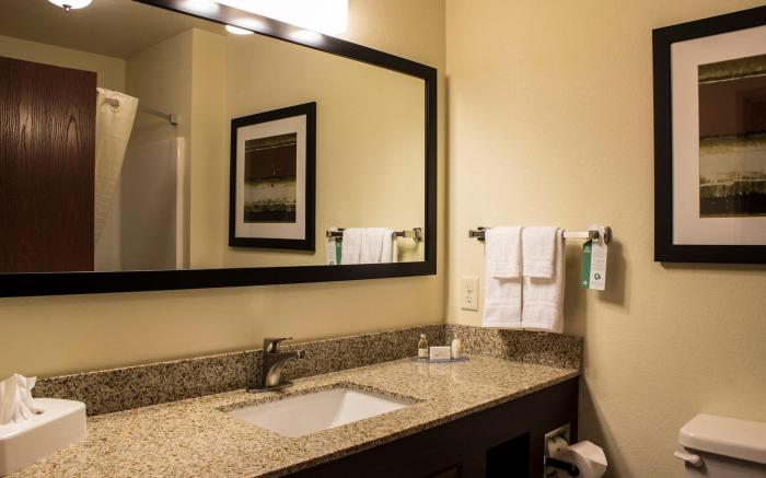 Cobblestone Hotel & Suites - Newton