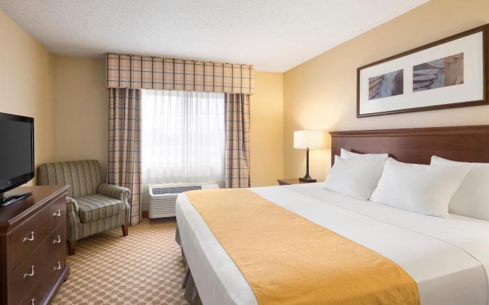 Country Inn & Suites by Radisson, Owatonna, MN
