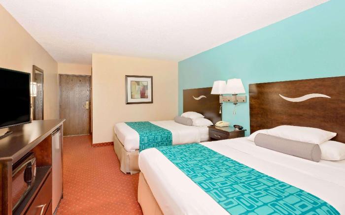 Howard Johnson by Wyndham Waterloo/Cedar Falls