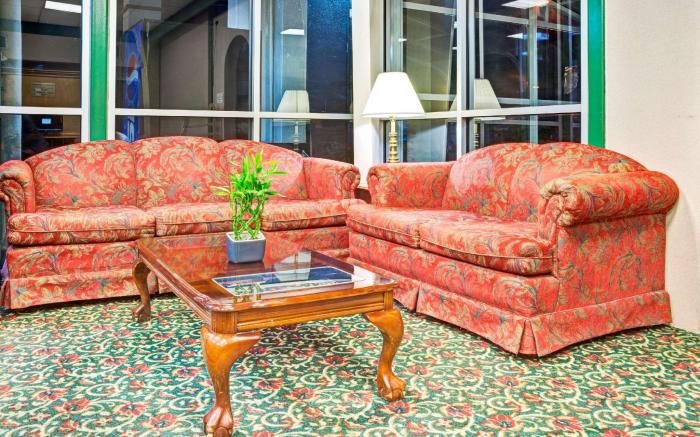Super 8 by Wyndham McDonough GA