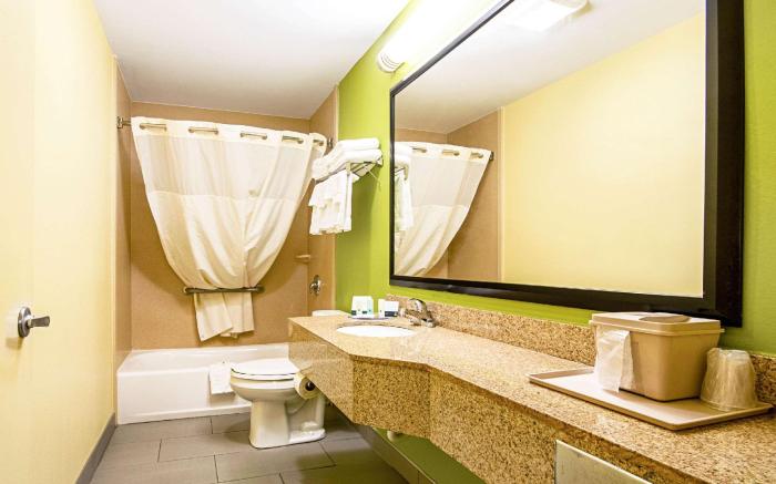 Quality Inn & Suites Glenmont - Albany South