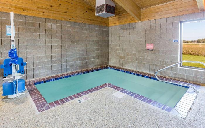 AmericInn by Wyndham Albert Lea
