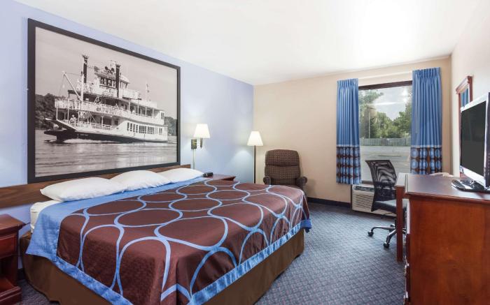 Super 8 By Wyndham Indianola