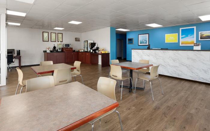 Days Inn by Wyndham Cambridge