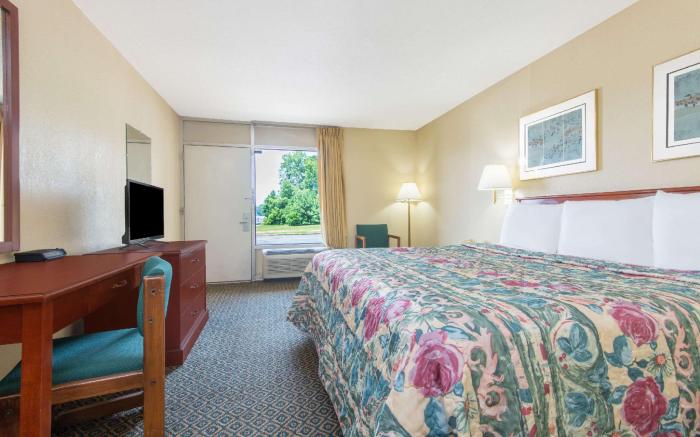 Days Inn by Wyndham Greenville