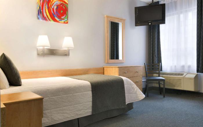 Travelodge by Wyndham Montreal Centre