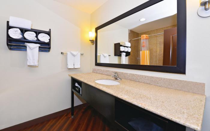 La Quinta Inn & Suites by Wyndham Auburn