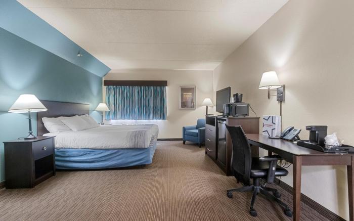 AmericInn by Wyndham Green Bay East