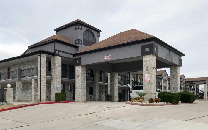 Quality Inn I-10 East near Frost Bank Center