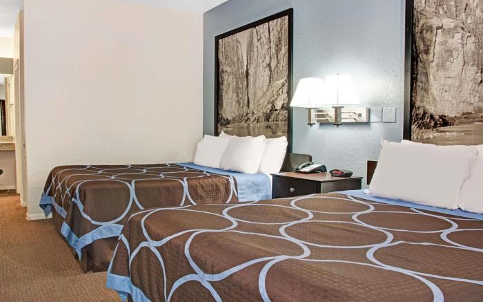 Super 8 by Wyndham Houston/Brookhollow NW