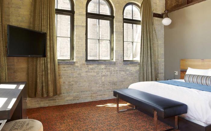 Brewhouse Inn And Suites