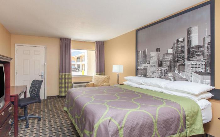 Super 8 by Wyndham Houston/Willowbrook/Hwy 249