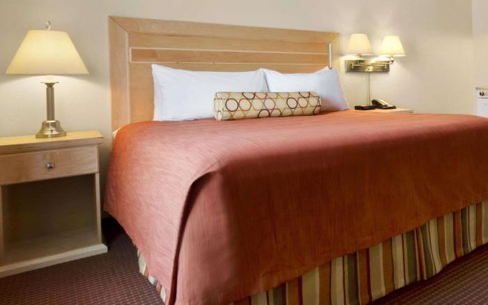 Super 8 By Wyndham Dawson Creek