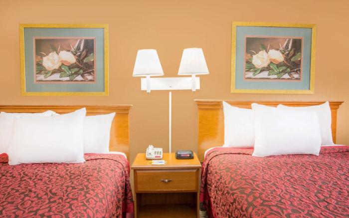 Days Inn by Wyndham Clinton / Laurens I-26