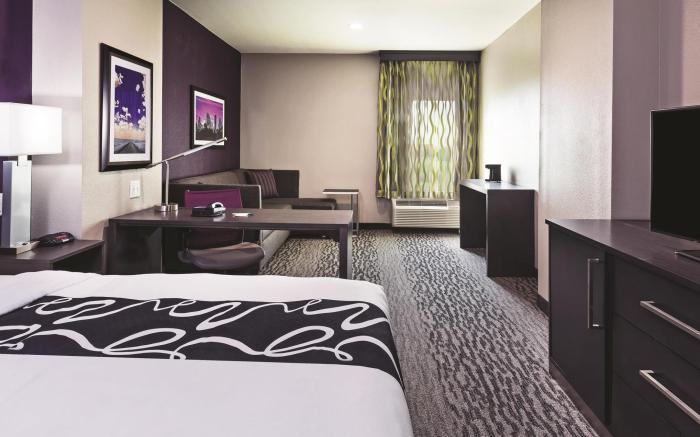 La Quinta Inn & Suites by Wyndham College Station South