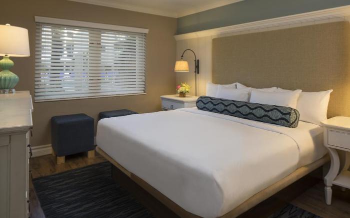 Edgewater Beach Hotel