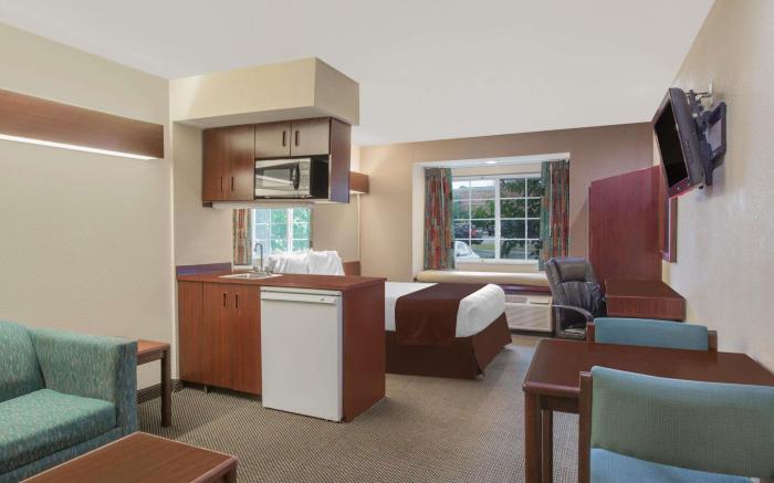 Microtel Inn & Suites by Wyndham Meridian