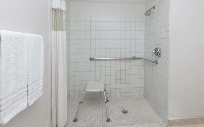 Baymont by Wyndham Arlington At Six Flags Dr
