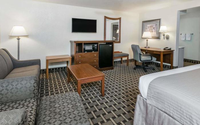 Baymont by Wyndham Arlington At Six Flags Dr