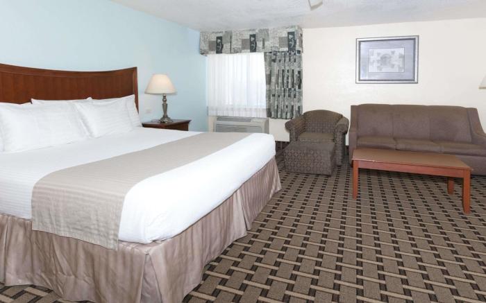 Baymont by Wyndham Arlington At Six Flags Dr