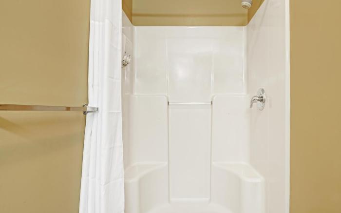 Days Inn & Suites by Wyndham Niagara Falls/Buffalo