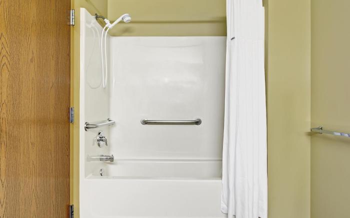 Days Inn & Suites by Wyndham Niagara Falls/Buffalo