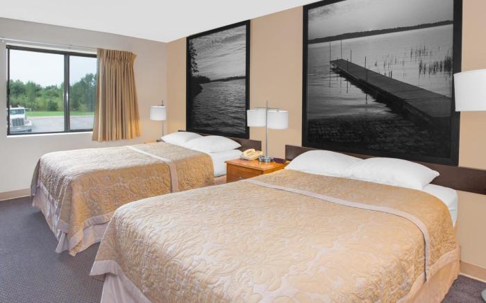 Super 8 By Wyndham Clear Lake