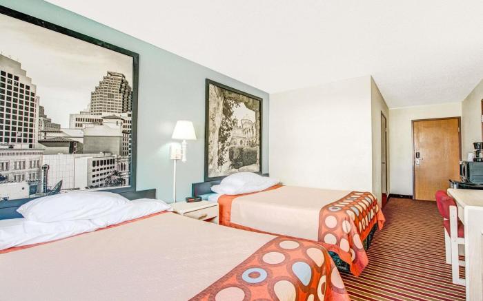 Super 8 By Wyndham San Antonio/Fiesta