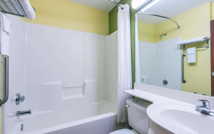 Microtel Inn & Suites by Wyndham Auburn