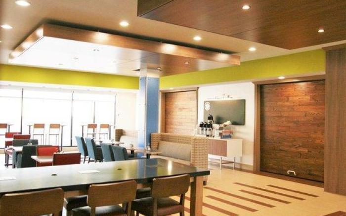 Holiday Inn Express & Suites Clarion By IHG
