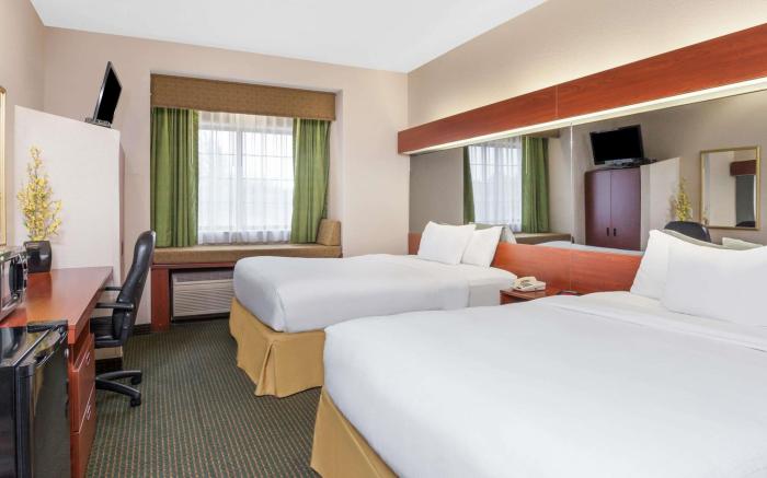Days Inn by Wyndham near Kansas Speedway