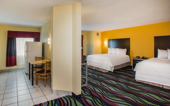 Days Inn & Suites by Wyndham Augusta Near Fort Eisenhower