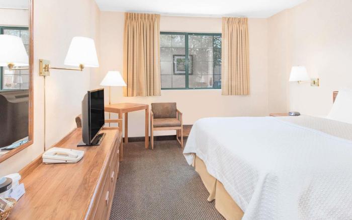 Days Inn by Wyndham West Rapid City