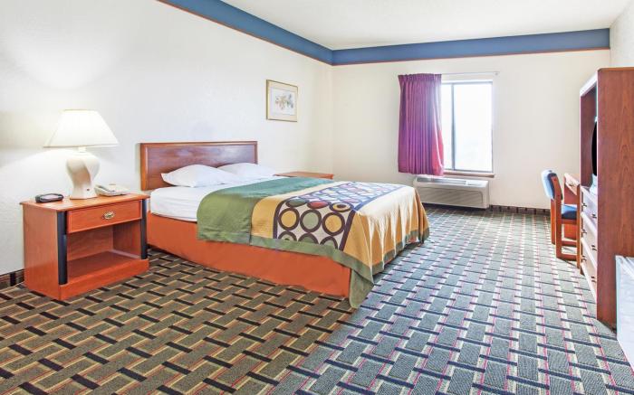 Super 8 By Wyndham Atchison
