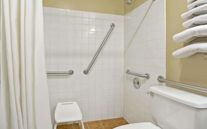 Super 8 By Wyndham Melrose