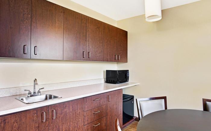 Super 8 By Wyndham Lachenaie/Terrebonne