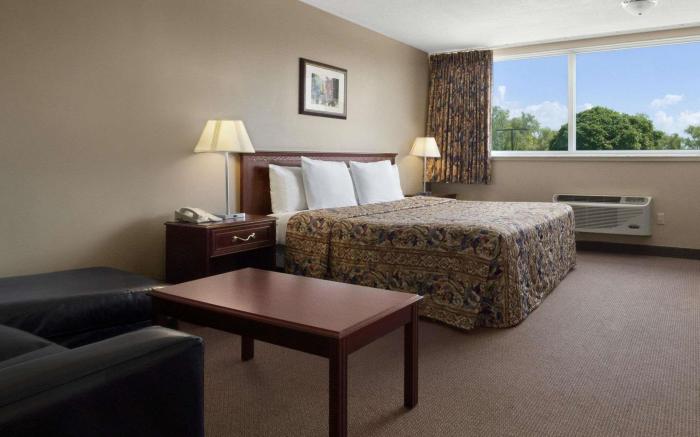 Travelodge by Wyndham Richmond Hill