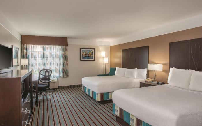 La Quinta Inn & Suites by Wyndham Bakersfield North