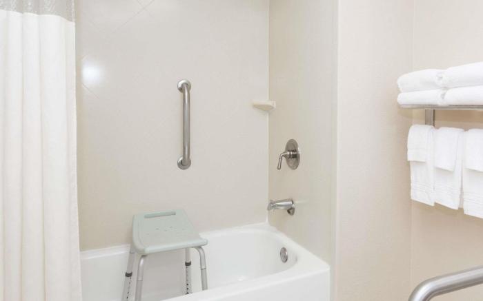 Days Inn by Wyndham Statesboro