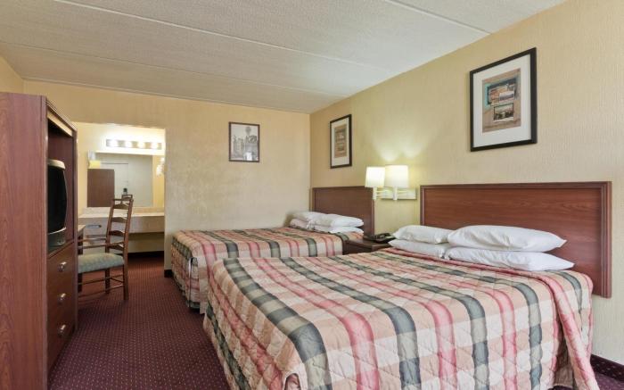 Knights Inn - Brenham, TX