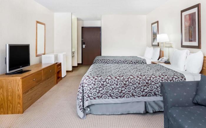 Days Inn by Wyndham Iron Mountain