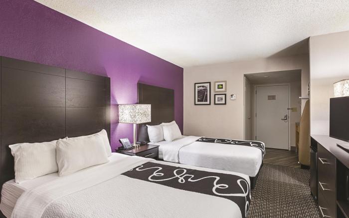 La Quinta Inn & Suites by Wyndham Miami Lakes