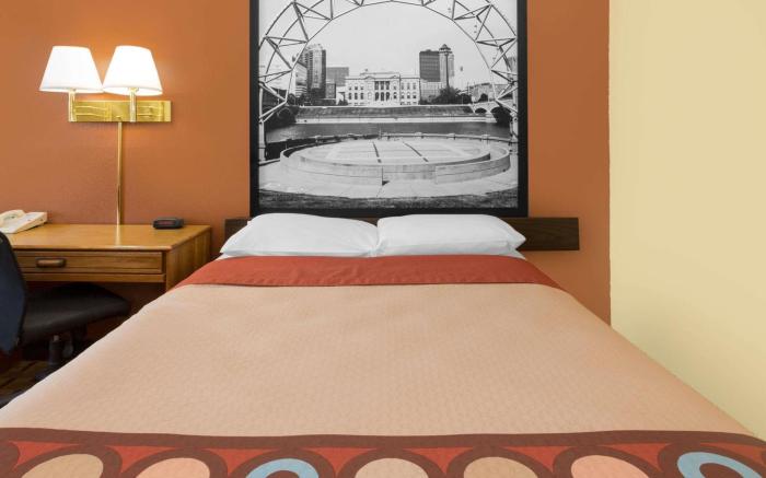 Super 8 By Wyndham Boone